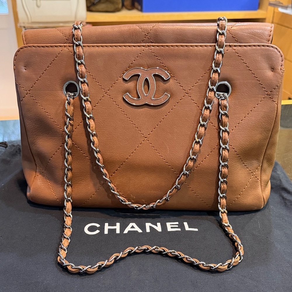 CHANEL Quilted Lambskin Shoulder Bag in Cognac Brown with Chain Strap 🤎